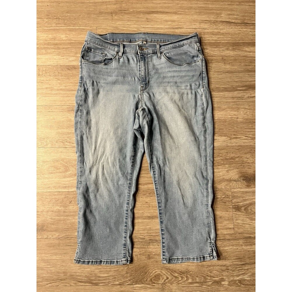 Levi strauss light blue capri denim jeans size 12 womens 0116